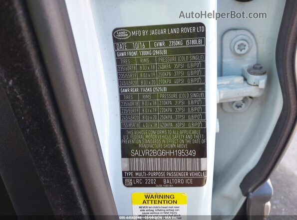 SALVR2BG6HH195349 2017 LAND ROVER RANGE ROVER EVOQUE Light Blue Vista del compartimento del motor
