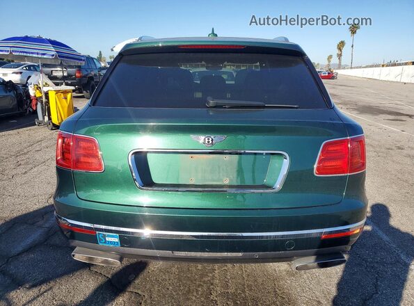 SJAAC2ZV0JC022698 2018 BENTLEY BENTAYGA Зеленый Вид сзади
