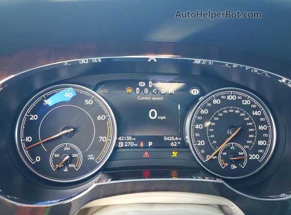 SJAAC2ZV0JC022698 2018 BENTLEY BENTAYGA Зеленый Вид щитка приборов