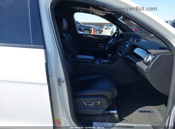 SJAAC2ZV6HC015460 2017 BENTLEY BENTAYGA White Vista interior delantera
