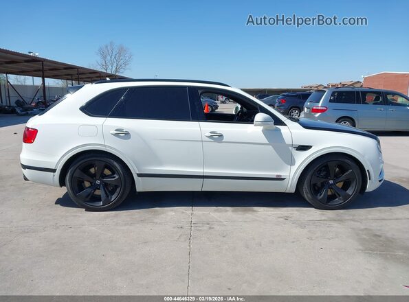 SJAAC2ZV6HC015460 2017 BENTLEY BENTAYGA White Vista interior trasera