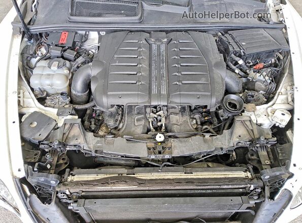 SJAAC2ZV8HC015170 2017 BENTLEY BENTAYGA Белый Вид задней части салона