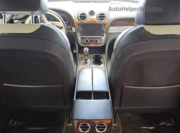 SJAAC2ZV8HC015170 2017 BENTLEY BENTAYGA Белый Вид панели приборов