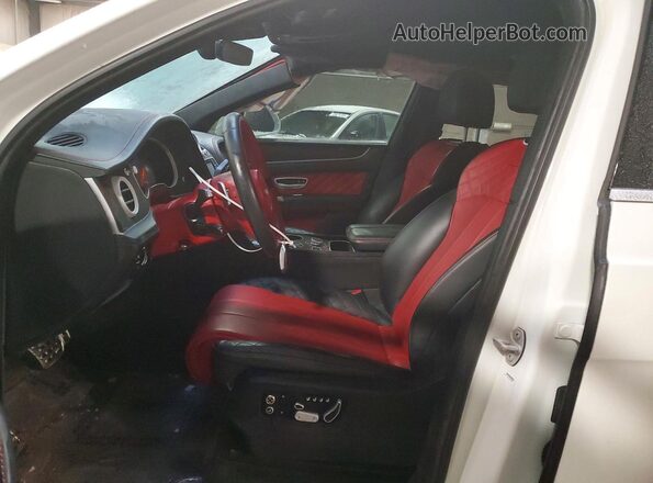 SJAAC4ZV5JC020618 2018 BENTLEY BENTAYGA White Front interior view