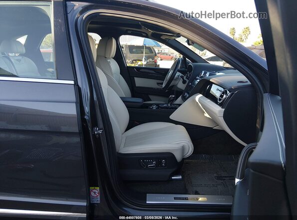 SJAAM2ZV3KC025982 2019 BENTLEY BENTAYGA Black წინა სალონის ხედი