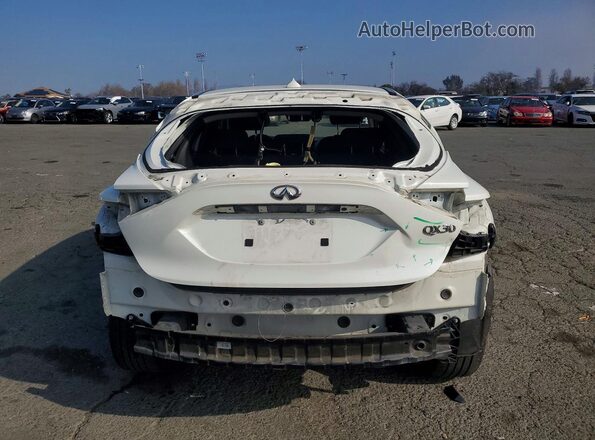 SJKCH5CP5KA010805 2019 INFINITI QX30 White Rear view