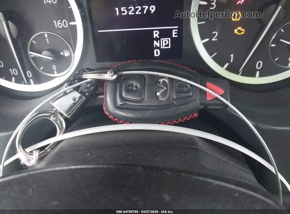SJKCH5CPXKA008077 2019 INFINITI QX30 Silver Widok deski rozdzielczej