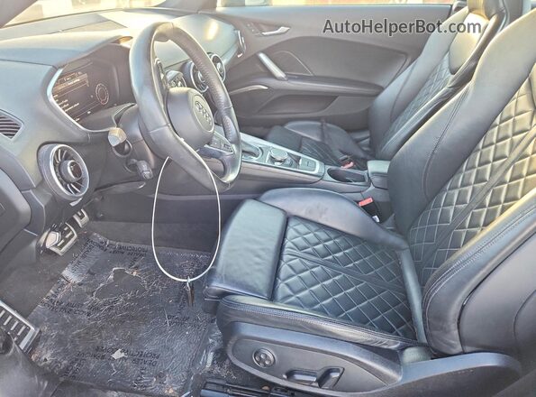 TRUC5AFV2G1027217 2016 AUDI TT Черный Вид салона спереди