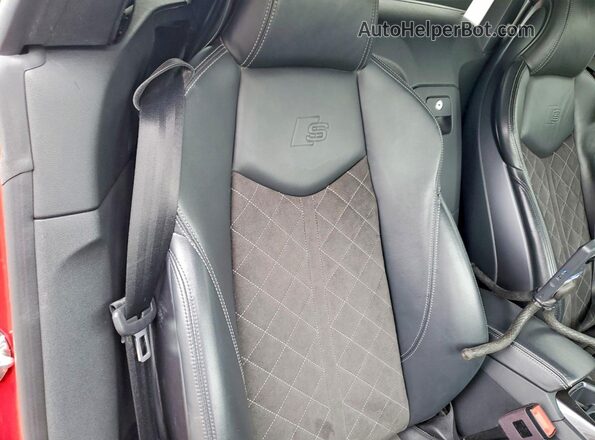 TRUT5CFV0J1006840 2018 AUDI TT Red Rear seats view