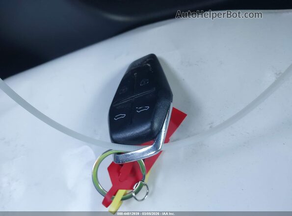 VCF1ZBU23PG003719 2023 FISKER OCEAN White Вид панелі приладів