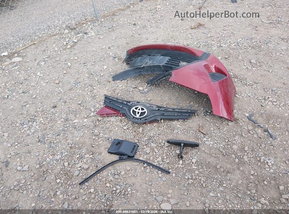 VNKJTUD33HA082696 2017 TOYOTA YARIS Red Սարքավորումների վահանակի տեսք