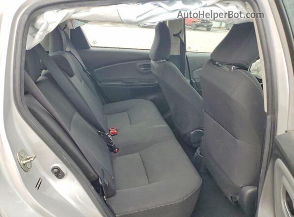 VNKKTUD38GA064097 2016 TOYOTA YARIS Silver Вид задніх сидінь