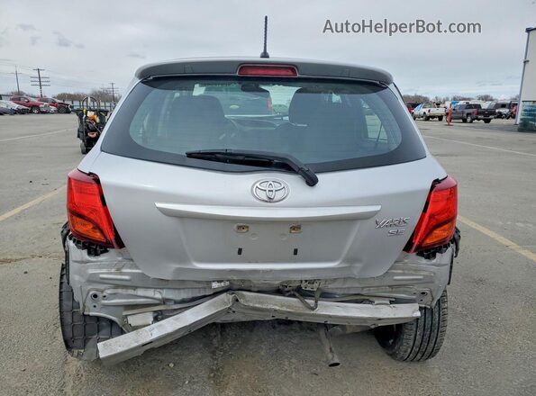VNKKTUD38GA064097 2016 TOYOTA YARIS Silver Вид ззаду