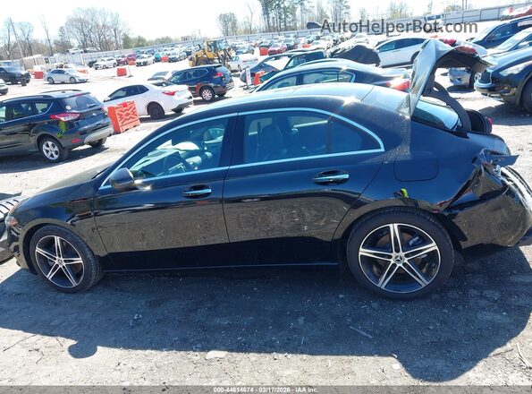 W1K3G4EB0NJ351587 2022 MERCEDES-BENZ A 220 Black სალონის 360-გრადუსიანი ხედი