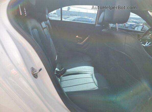 W1K3G4EB1NJ341814 2022 MERCEDES-BENZ A White Vista de los asientos traseros