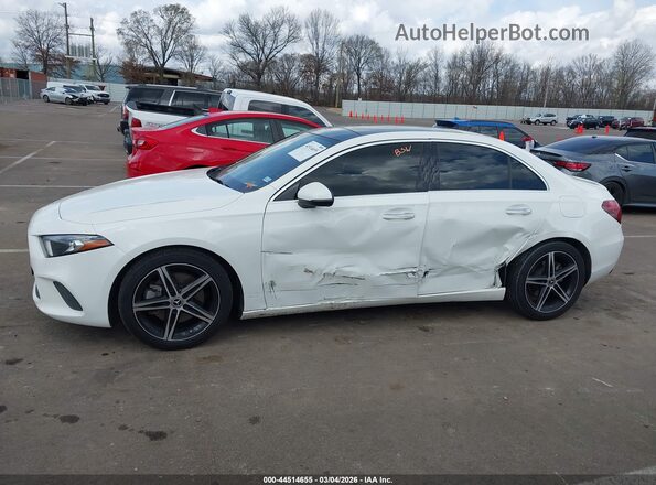 W1K3G4EB2NJ337772 2022 MERCEDES-BENZ A 220 White Սալոնի 360 աստիճան տեսք