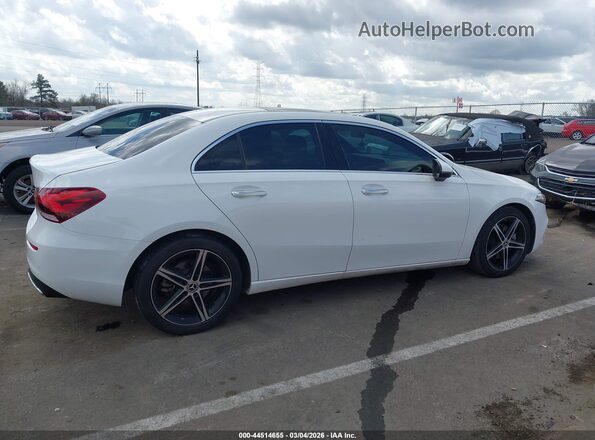 W1K3G4EB2NJ337772 2022 MERCEDES-BENZ A 220 White Սալոնի հետևի տեսք