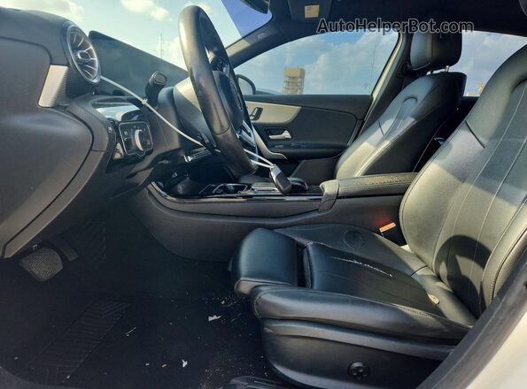 W1K3G4EB3MJ304021 2021 MERCEDES-BENZ A White წინა სალონის ხედი