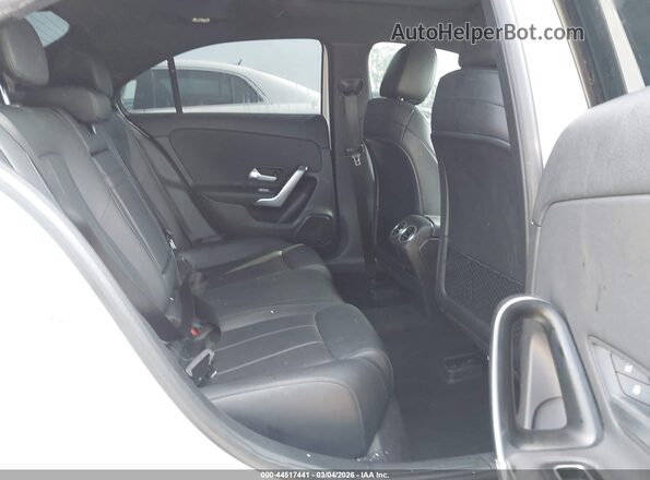 W1K3G4EB4LJ201575 2020 MERCEDES-BENZ A 220 White VIN კოდის სტიკერის ხედი