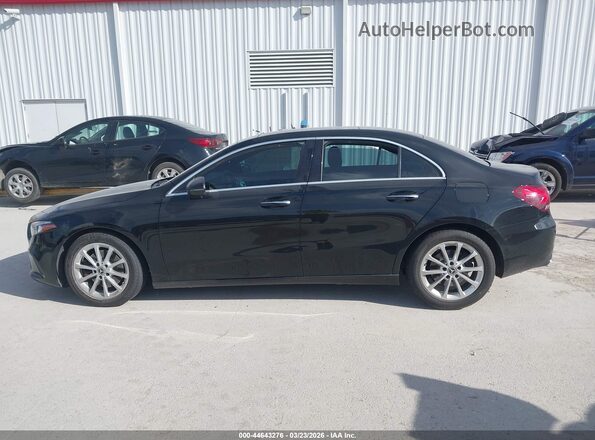 W1K3G4EB6MJ299980 2021 MERCEDES-BENZ A 220 Black Панорамний вид салону 360°