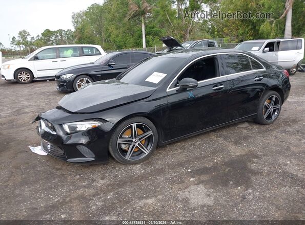 W1K3G4EB9NJ368260 2022 MERCEDES-BENZ A 220 Black Առջևի ձախ երեք քառորդ տեսարան
