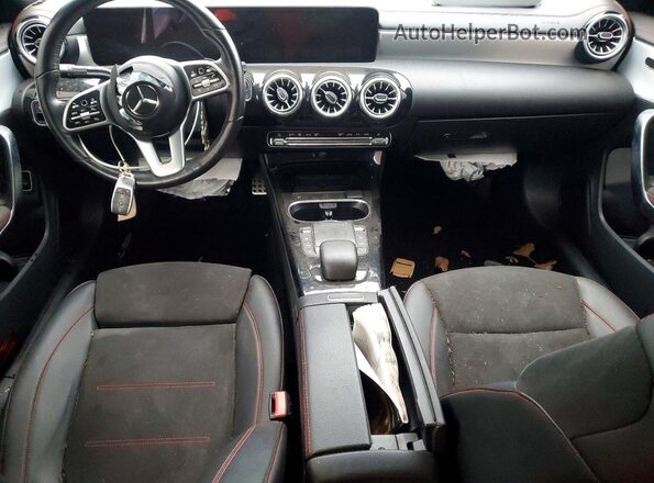 W1K5J4HB7NN316060 2022 MERCEDES-BENZ CLA-CLASS Black Առջևի վահանակի տեսք