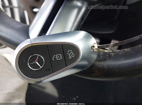 W1KAF4HB8PR083740 2023 MERCEDES-BENZ C-CLASS Серебряный Вид панели приборов