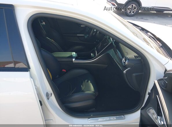 W1KAF8AB3RR221754 2024 MERCEDES-BENZ AMG C 63 Белый Вид салона спереди