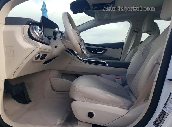 W1KCG2DBXPA035249 2023 MERCEDES-BENZ EQS White Вид салону спереду