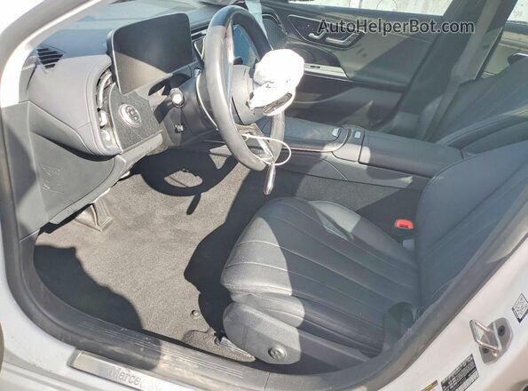 W1KLF4HBXSA146322 2025 MERCEDES-BENZ E White Widok wnętrza z przodu