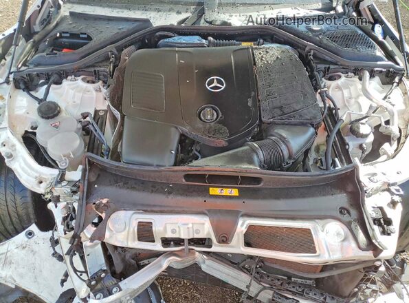 W1KLF4HBXSA146322 2025 MERCEDES-BENZ E White Widok wnętrza z tyłu