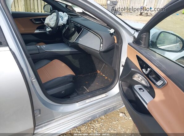 W1KLF6DBXSA098614 2025 MERCEDES-BENZ AMG Silver Widok wnętrza z przodu