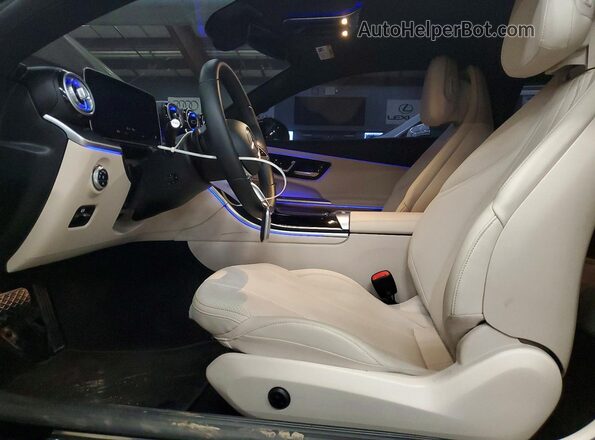 W1KMJ4HB7RF043942 2024 MERCEDES-BENZ CLE Black Vista interior delantera
