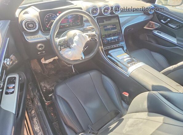 W1KMK4HB0RF039339 2024 MERCEDES-BENZ CLE Black Vista del salpicadero
