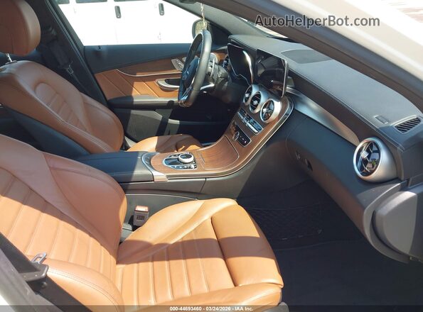 W1KWF6EB7MR642096 2021 MERCEDES-BENZ AMG C 43 White წინა სალონის ხედი