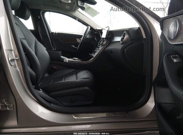 W1KWF8EB8MR638344 2021 MERCEDES-BENZ C-CLASS Бежевый Вид салона спереди
