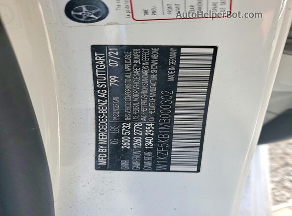 W1KZF5KB1MB000302 2021 MERCEDES-BENZ E White Vista del compartimento del motor