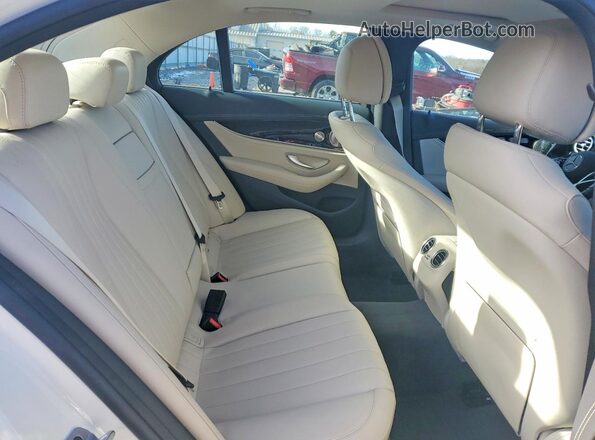 W1KZF5KB1MB000302 2021 MERCEDES-BENZ E White Vista de los asientos traseros