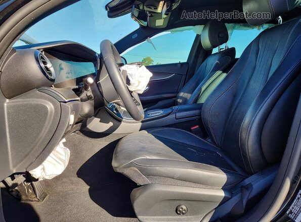 W1KZF8DB4NB038641 2022 MERCEDES-BENZ E Black Vista interior delantera