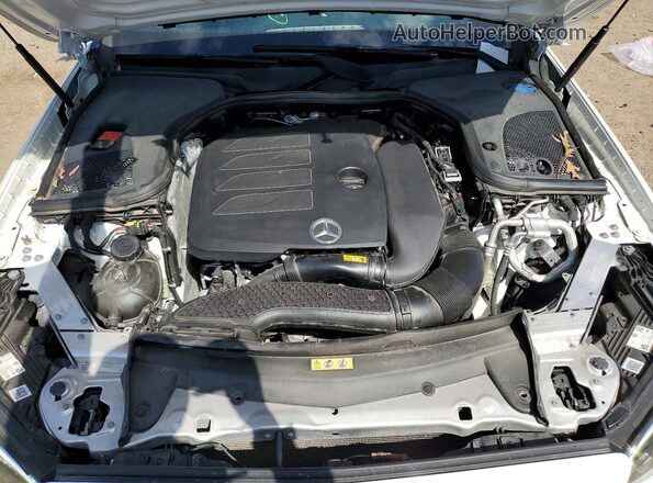 W1KZF8DB6NB074878 2022 MERCEDES-BENZ E-CLASS White Widok wnętrza z tyłu