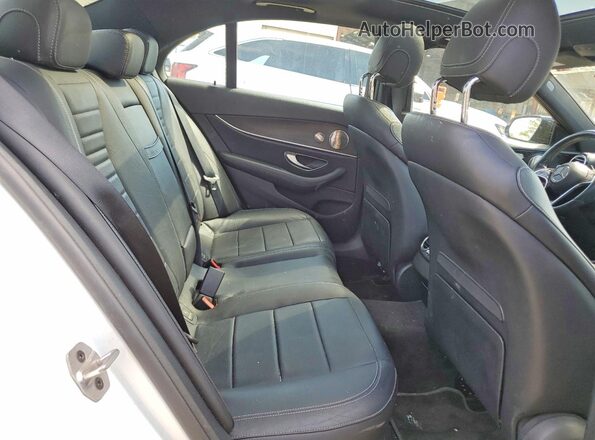 W1KZF8DB6NB074878 2022 MERCEDES-BENZ E-CLASS White Widok tylnych siedzeń