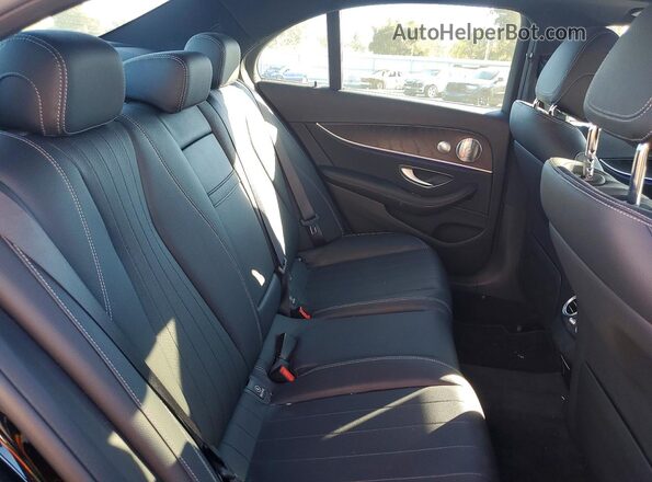 W1KZF8DB9MA922286 2021 MERCEDES-BENZ E Black Widok tylnych siedzeń