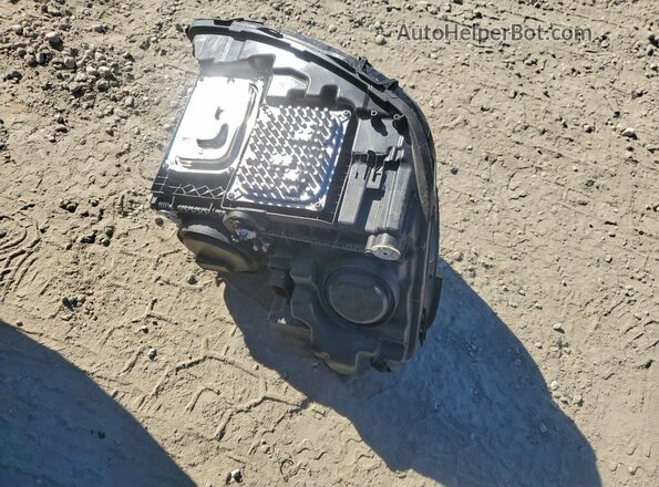 W1KZF8KB2MA887187 2021 MERCEDES-BENZ E White Vista del compartimento del motor