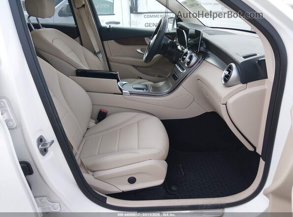 W1N0G8EB2NG079652 2022 MERCEDES-BENZ GLC 300 Белый Вид салона спереди