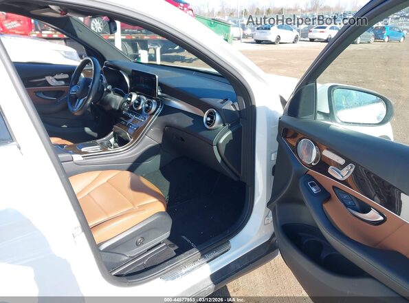 W1N0G8EB8LF864809 2020 MERCEDES-BENZ GLC 300 White Front interior view