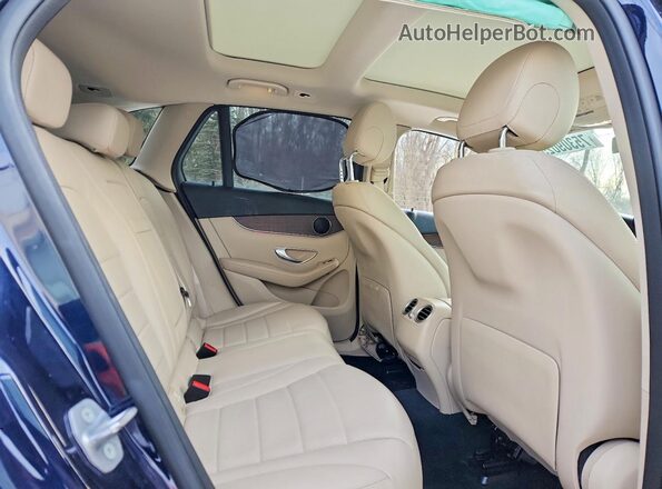 W1N0G8EB9MF913453 2021 MERCEDES-BENZ GLC-CLASS Blue Widok wnętrza z tyłu