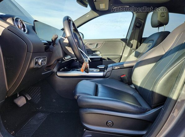 W1N4N4HB0MJ141109 2021 MERCEDES-BENZ GLA Gray Front interior view