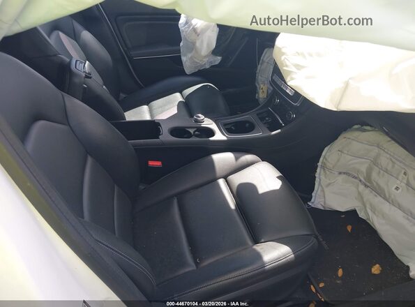 W1NTG4EB6LU030863 2020 MERCEDES-BENZ GLA 250 White Widok wnętrza z przodu
