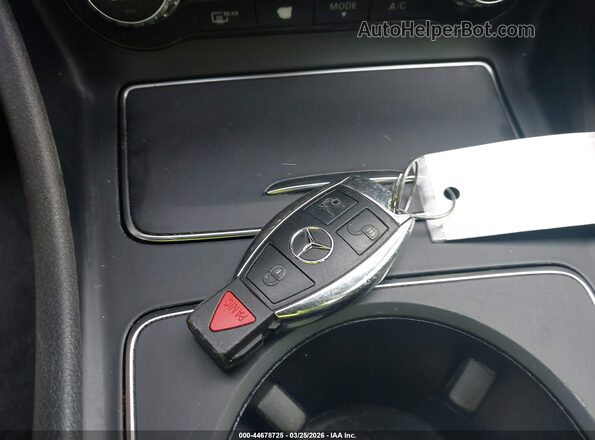 W1NTG4EBXLU040151 2020 MERCEDES-BENZ GLA 250 White Vista del salpicadero
