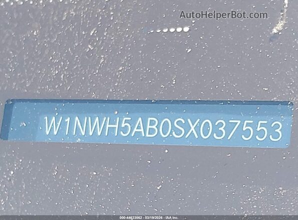 W1NWH5AB0SX037553 2025 MERCEDES-BENZ AMG G 63 Black ძრავის განყოფილების ხედი